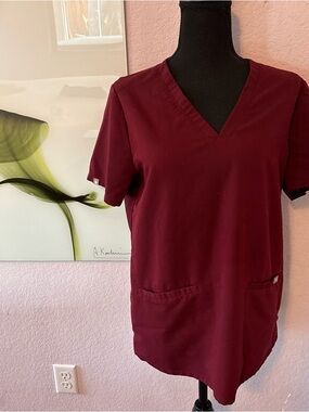 Figs scrub top size medium